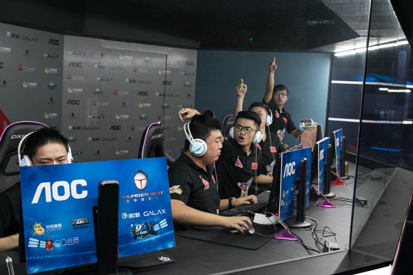 还能帮助他 还能帮助他